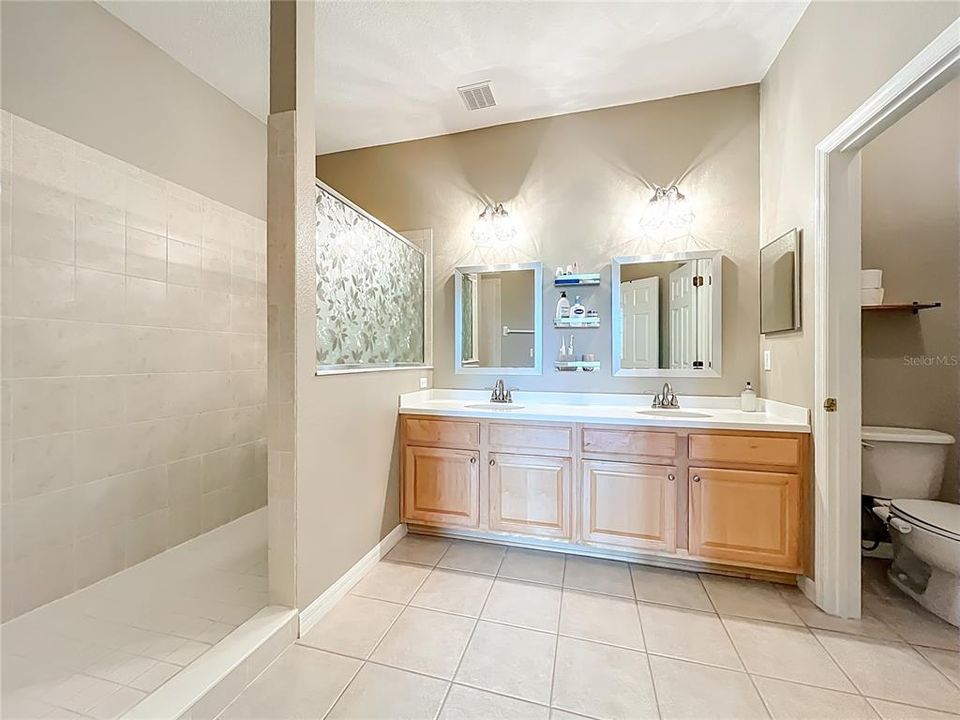 For Sale: $275,000 (2 beds, 2 baths, 1326 Square Feet)
