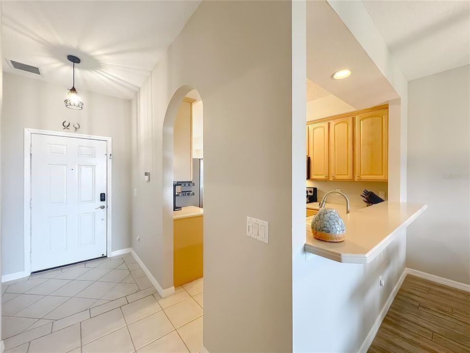 For Sale: $275,000 (2 beds, 2 baths, 1326 Square Feet)