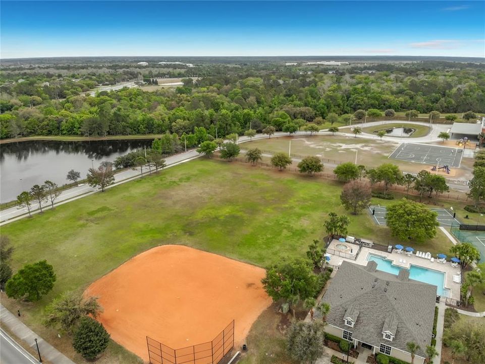 For Sale: $275,000 (2 beds, 2 baths, 1326 Square Feet)