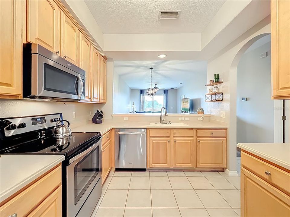 For Sale: $275,000 (2 beds, 2 baths, 1326 Square Feet)