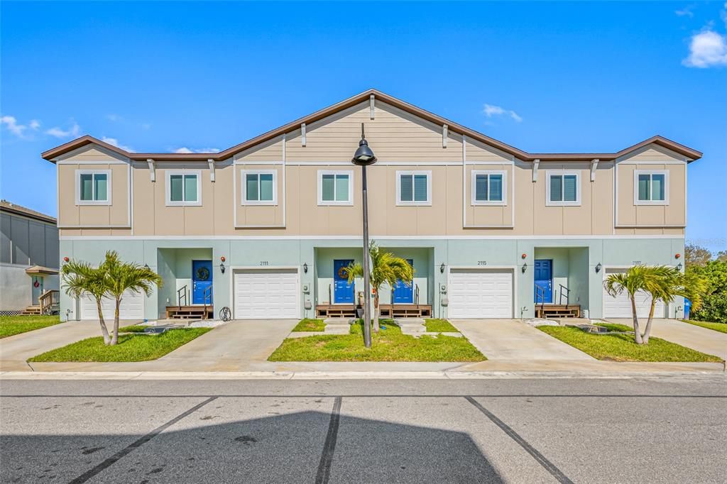For Rent: $2,945 (3 beds, 2 baths, 1890 Square Feet)