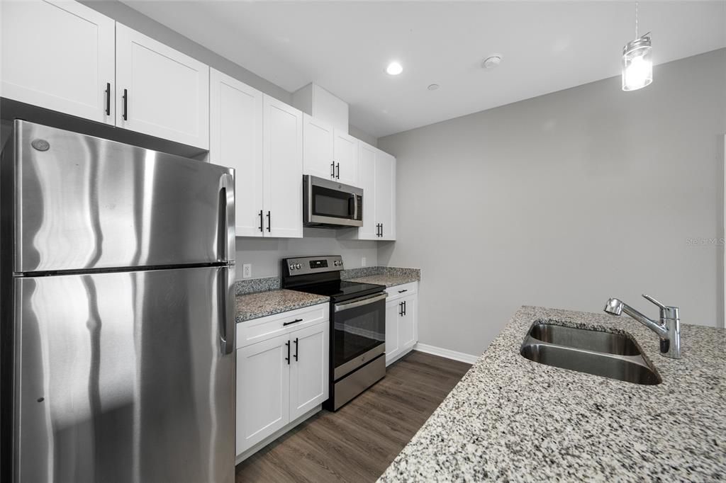 For Rent: $2,945 (3 beds, 2 baths, 1890 Square Feet)