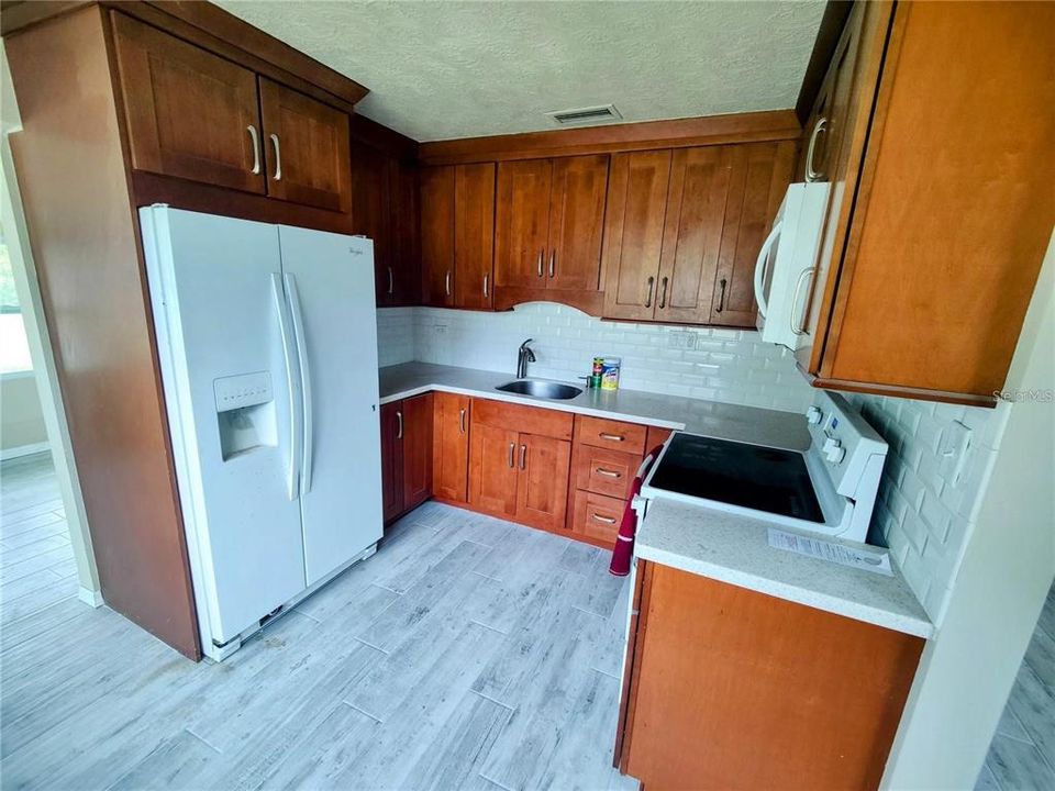Activo con contrato: $149,500 (2 camas, 1 baños, 1100 Pies cuadrados)