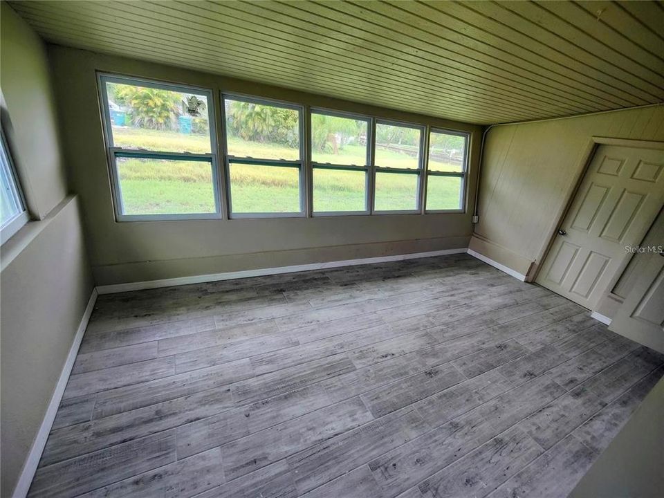 Activo con contrato: $149,500 (2 camas, 1 baños, 1100 Pies cuadrados)