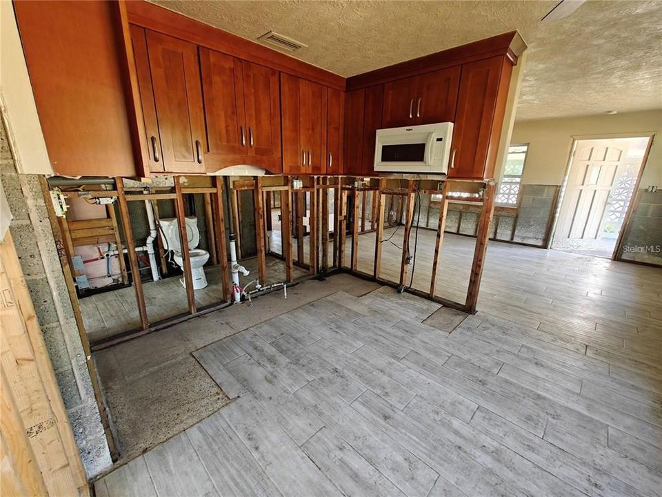 Activo con contrato: $149,500 (2 camas, 1 baños, 1100 Pies cuadrados)