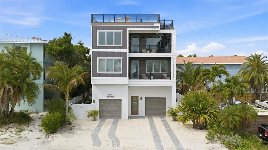 For Sale: $3,375,000 (7 beds, 6 baths, 3156 Square Feet)