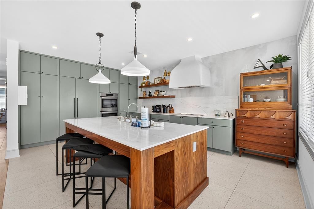 For Sale: $3,375,000 (7 beds, 6 baths, 3156 Square Feet)