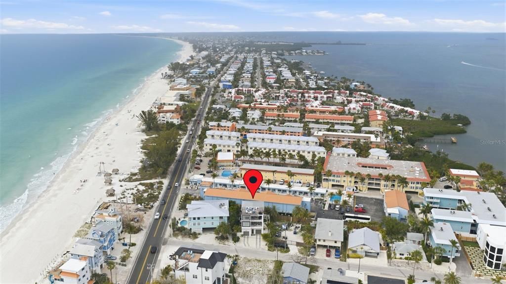 For Sale: $3,375,000 (7 beds, 6 baths, 3156 Square Feet)