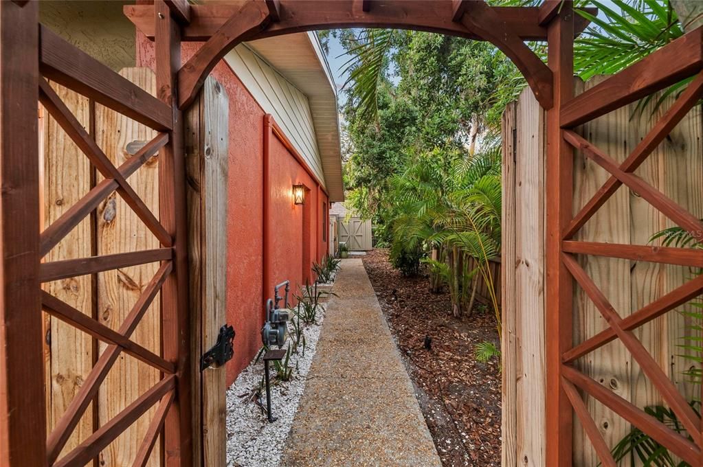 En Venta: $1,500,000 (6 camas, 4 baños, 3492 Pies cuadrados)