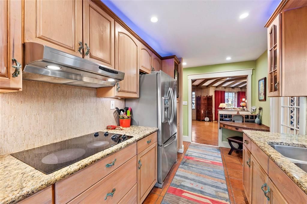 En Venta: $1,500,000 (6 camas, 4 baños, 3492 Pies cuadrados)
