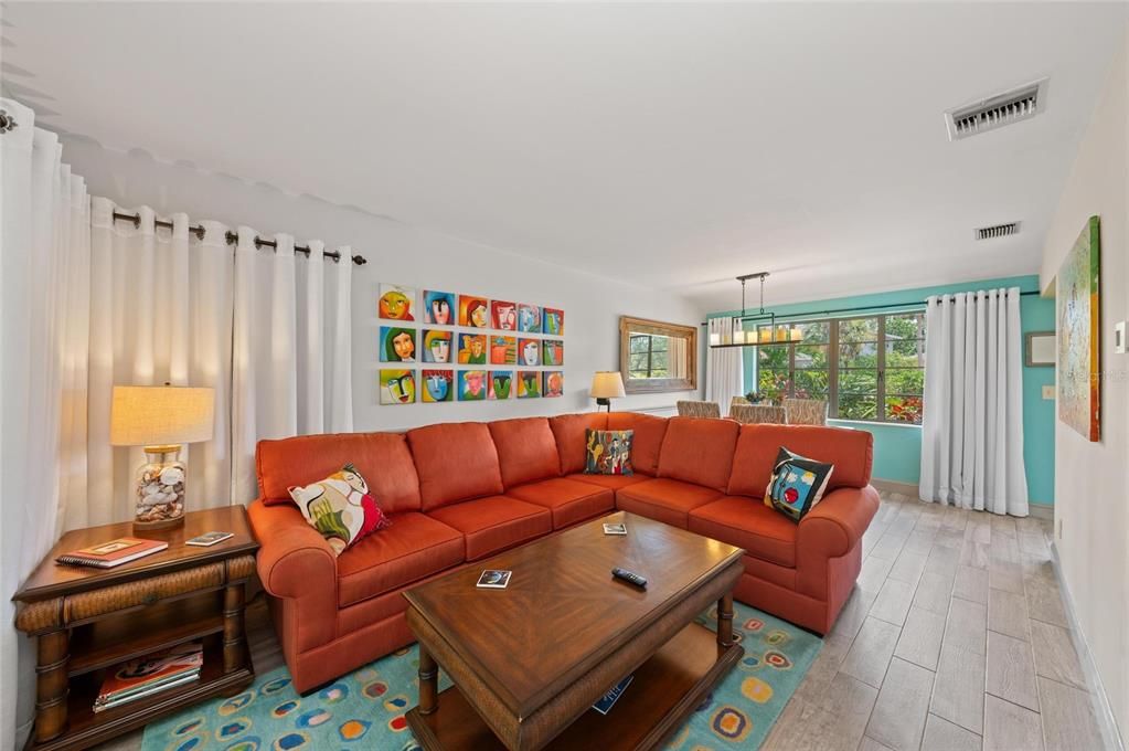 En Venta: $1,500,000 (6 camas, 4 baños, 3492 Pies cuadrados)