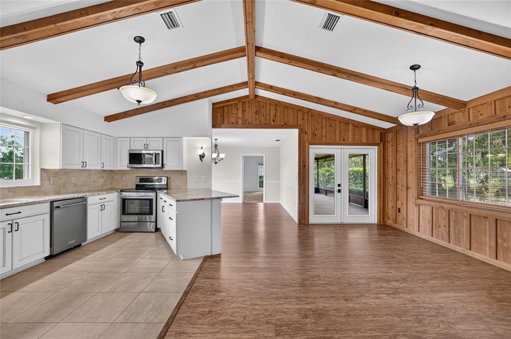 Activo con contrato: $550,000 (3 camas, 2 baños, 1865 Pies cuadrados)