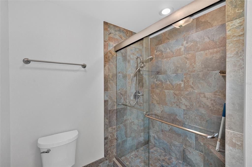 Activo con contrato: $550,000 (3 camas, 2 baños, 1865 Pies cuadrados)
