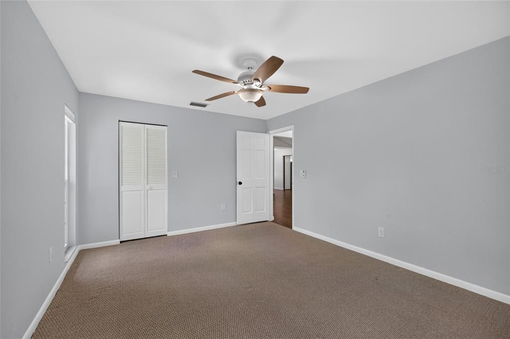 Activo con contrato: $550,000 (3 camas, 2 baños, 1865 Pies cuadrados)