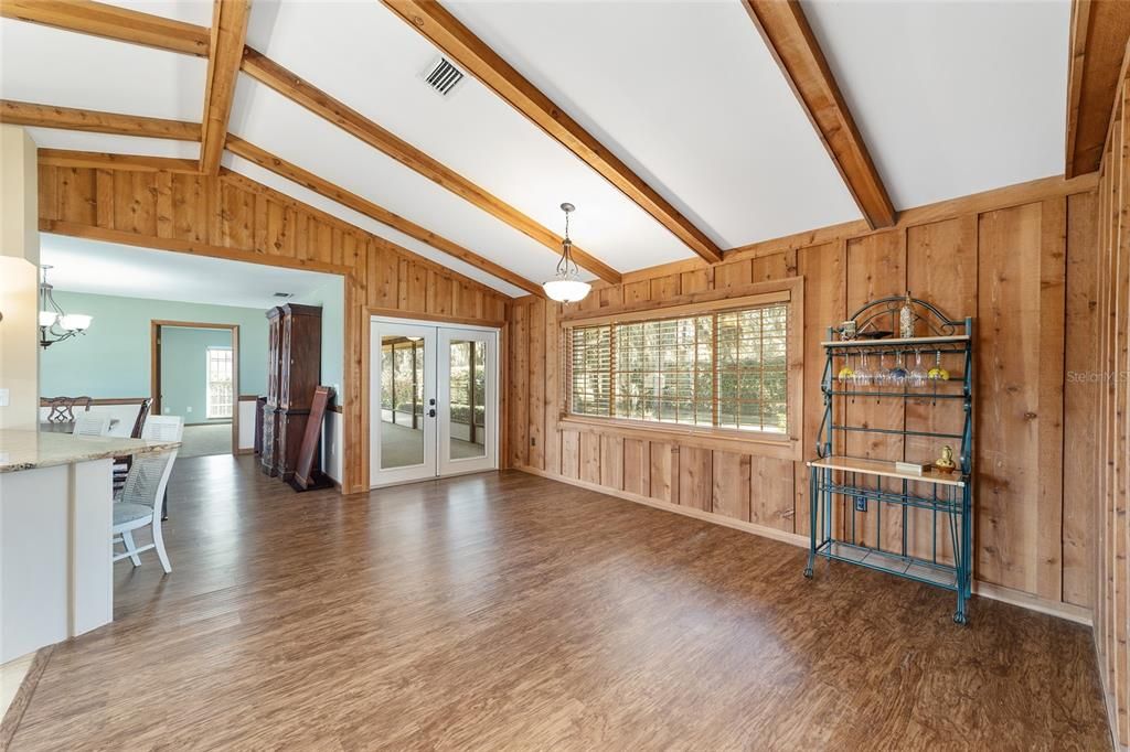 На продажу: $550,000 (3 спален, 2 ванн, 1865 Квадратных фут)