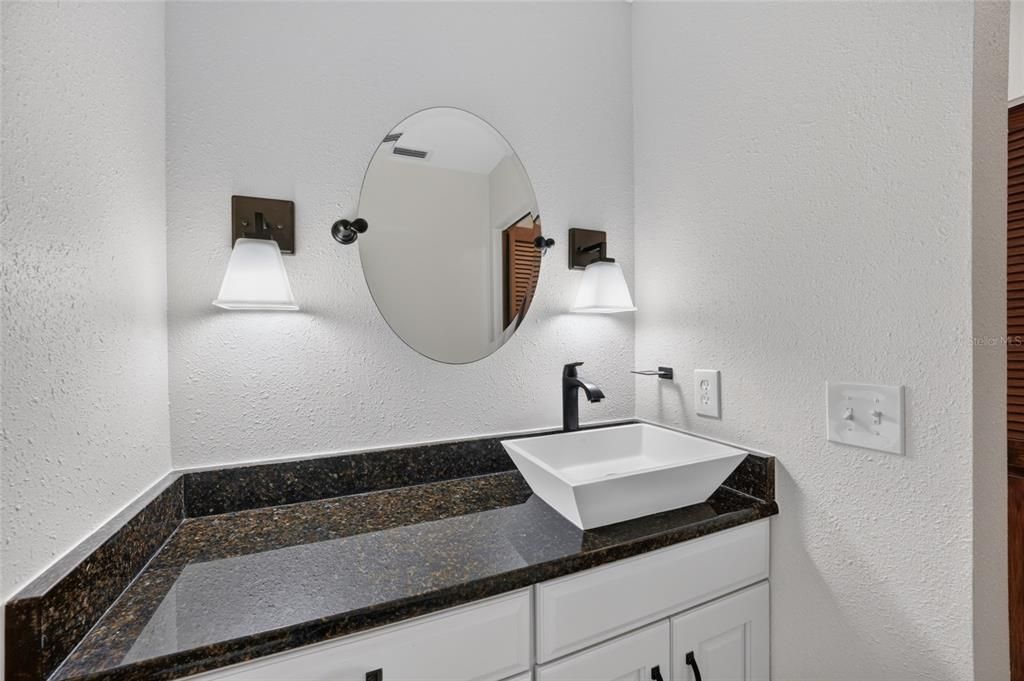 Activo con contrato: $550,000 (3 camas, 2 baños, 1865 Pies cuadrados)