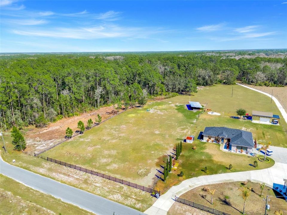 En Venta: $155,000 (1.37 acres)