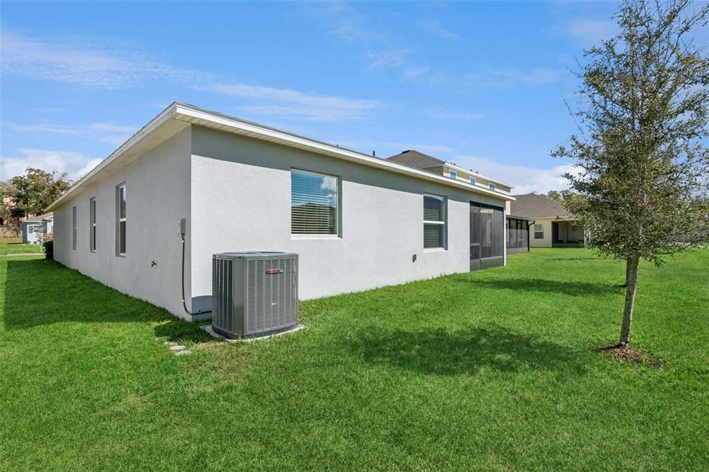 Activo con contrato: $369,500 (3 camas, 2 baños, 1978 Pies cuadrados)