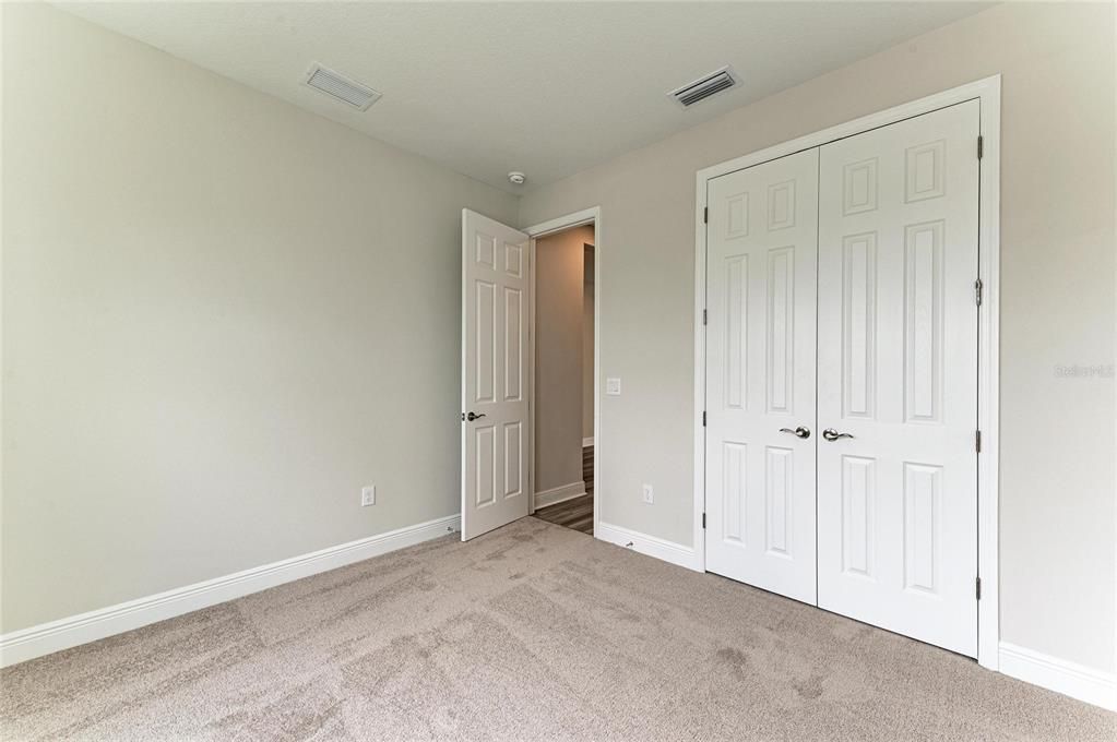 Activo con contrato: $639,990 (5 camas, 3 baños, 3406 Pies cuadrados)