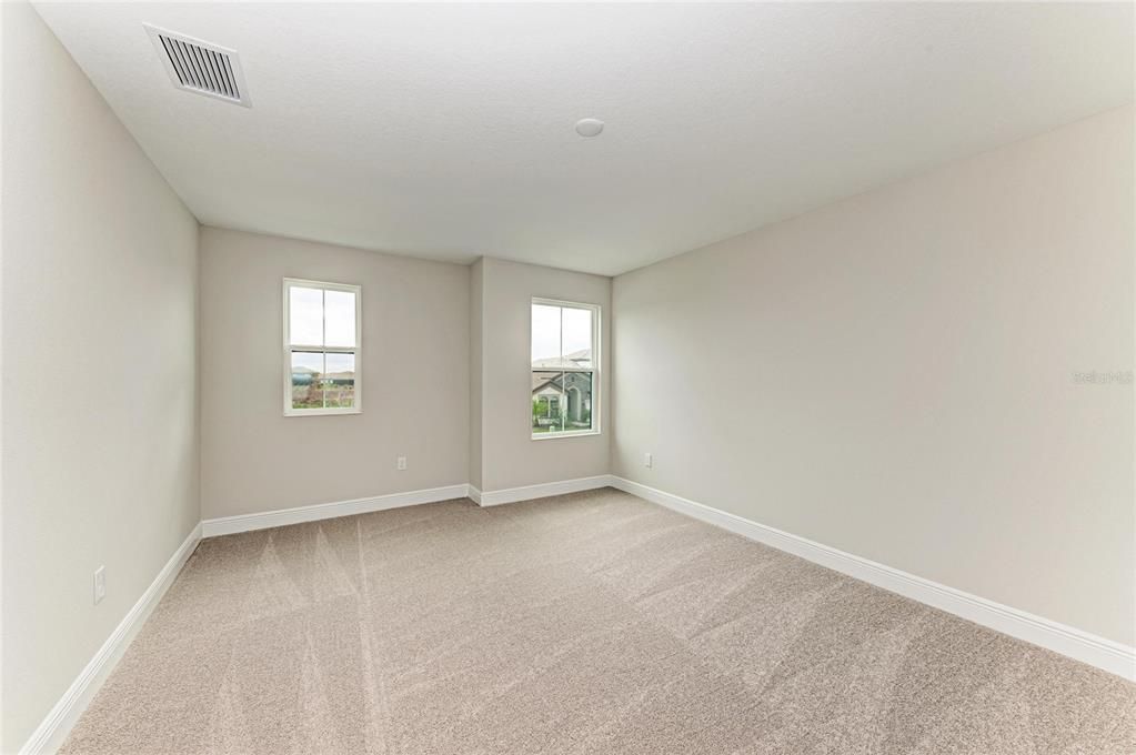 Activo con contrato: $639,990 (5 camas, 3 baños, 3406 Pies cuadrados)