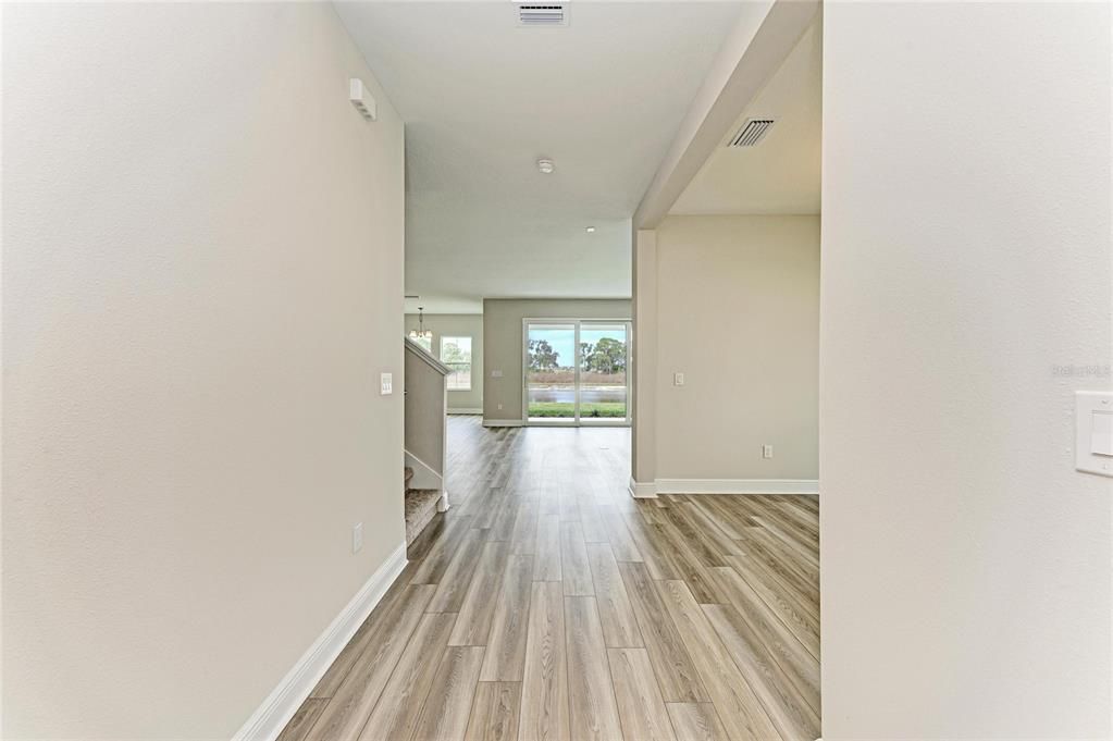 Activo con contrato: $639,990 (5 camas, 3 baños, 3406 Pies cuadrados)