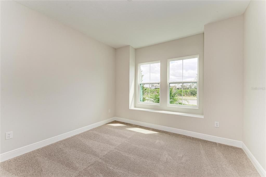 Activo con contrato: $639,990 (5 camas, 3 baños, 3406 Pies cuadrados)