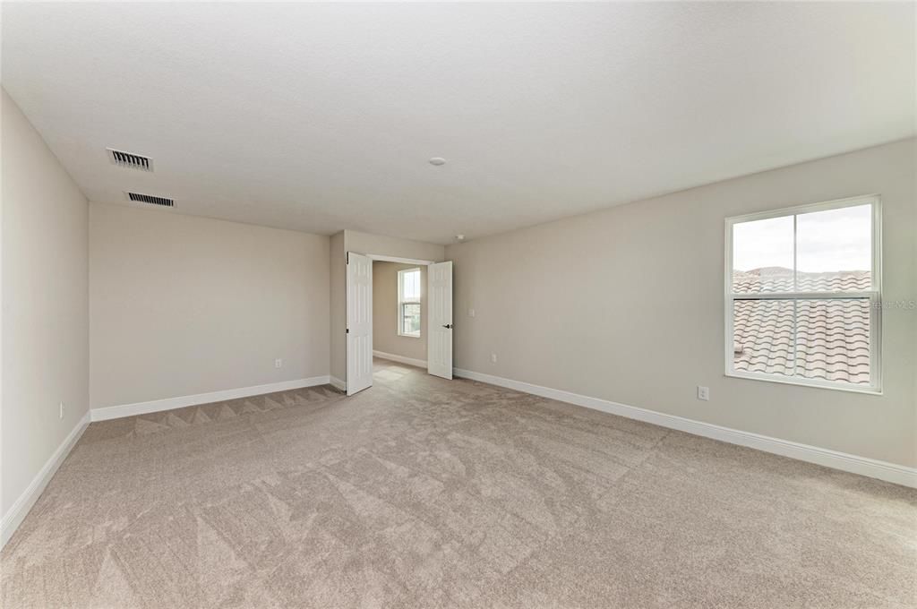 Activo con contrato: $639,990 (5 camas, 3 baños, 3406 Pies cuadrados)