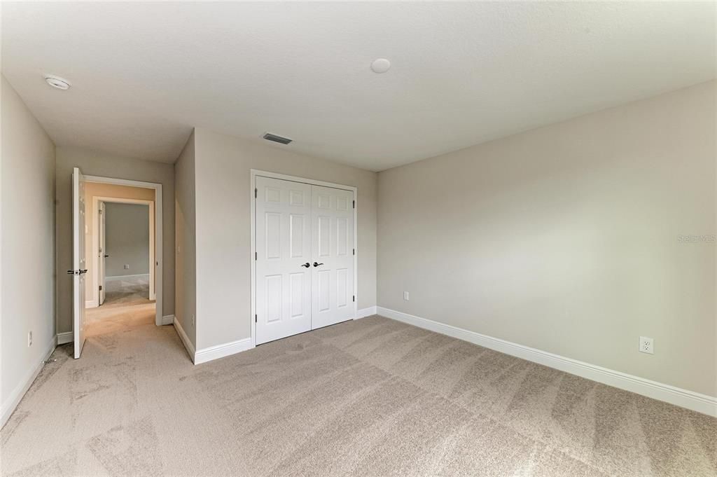 Activo con contrato: $639,990 (5 camas, 3 baños, 3406 Pies cuadrados)