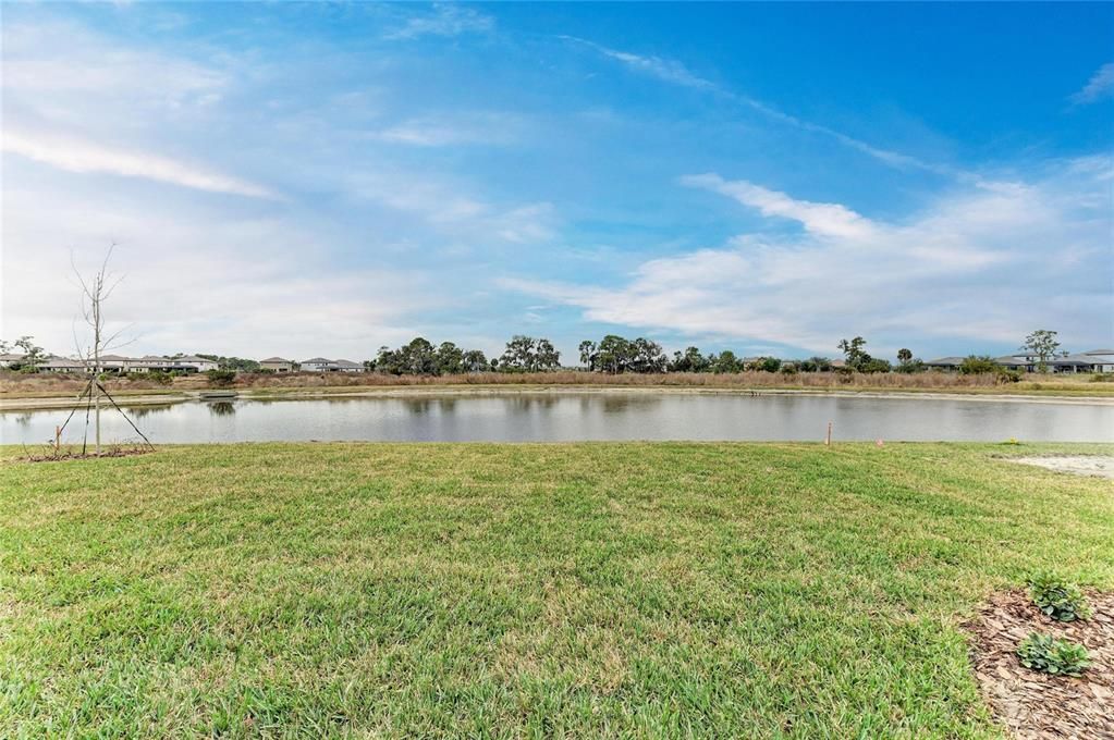 Activo con contrato: $639,990 (5 camas, 3 baños, 3406 Pies cuadrados)