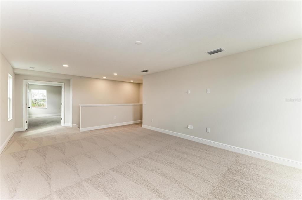 Activo con contrato: $639,990 (5 camas, 3 baños, 3406 Pies cuadrados)