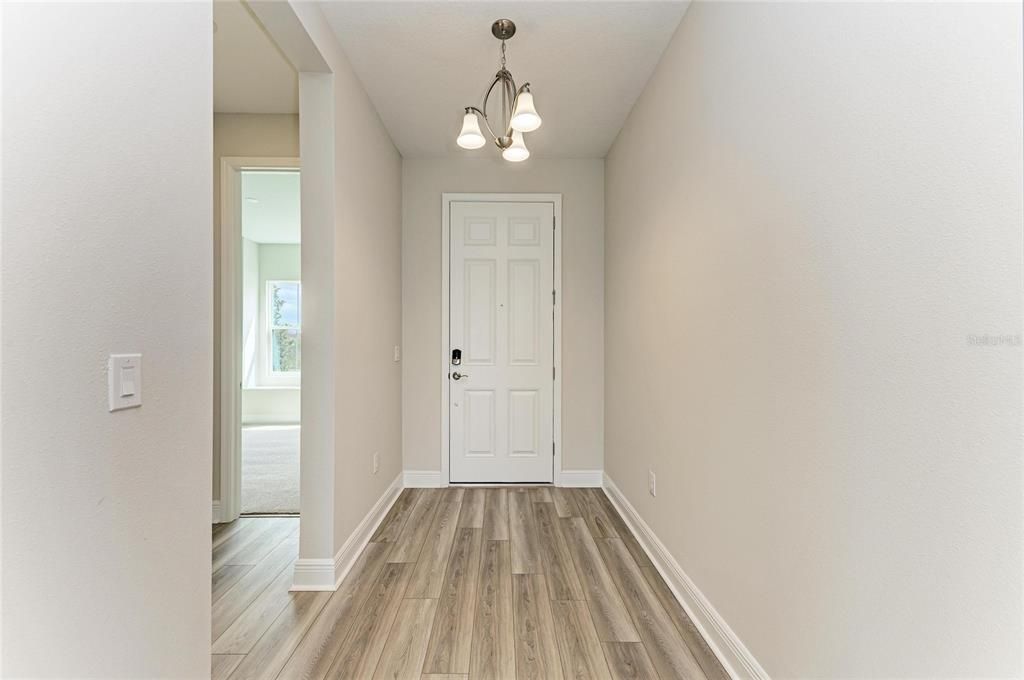 Activo con contrato: $639,990 (5 camas, 3 baños, 3406 Pies cuadrados)