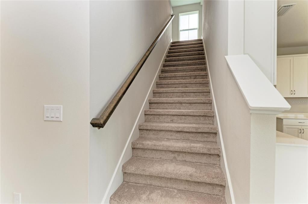 Activo con contrato: $639,990 (5 camas, 3 baños, 3406 Pies cuadrados)