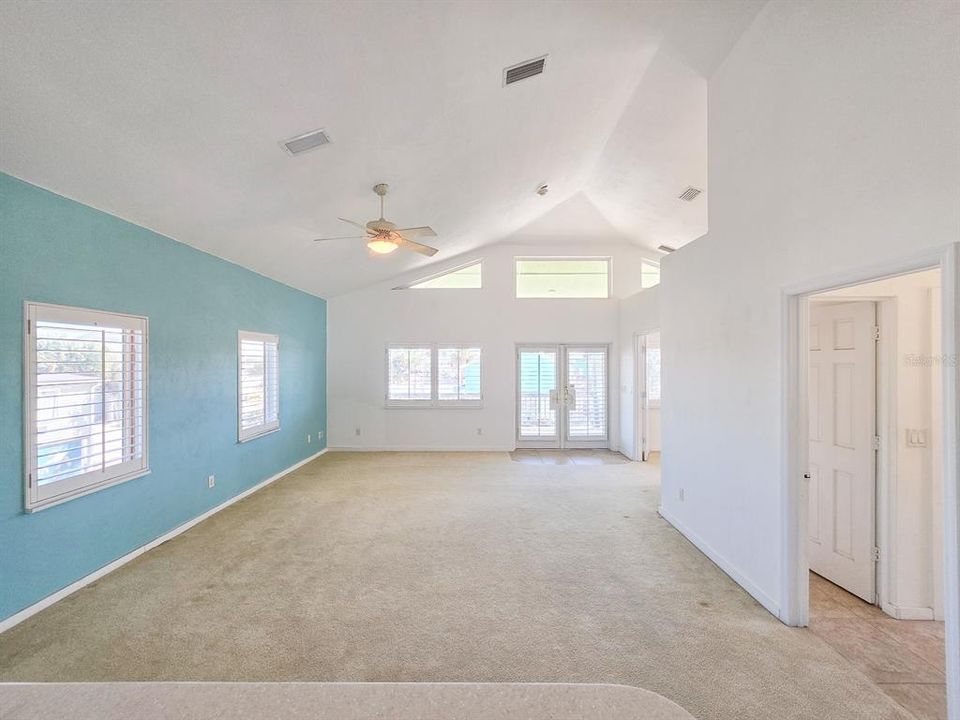 На продажу: $1,350,000 (2 спален, 1 ванн, 3080 Квадратных фут)