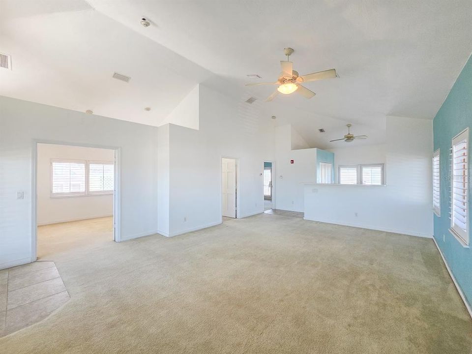 На продажу: $1,350,000 (2 спален, 1 ванн, 3080 Квадратных фут)