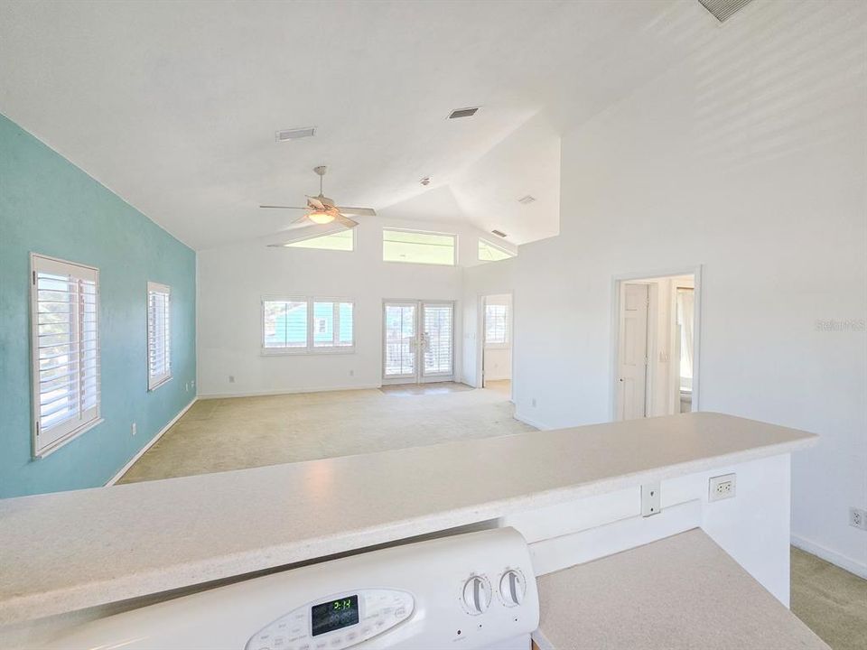 На продажу: $1,350,000 (2 спален, 1 ванн, 3080 Квадратных фут)