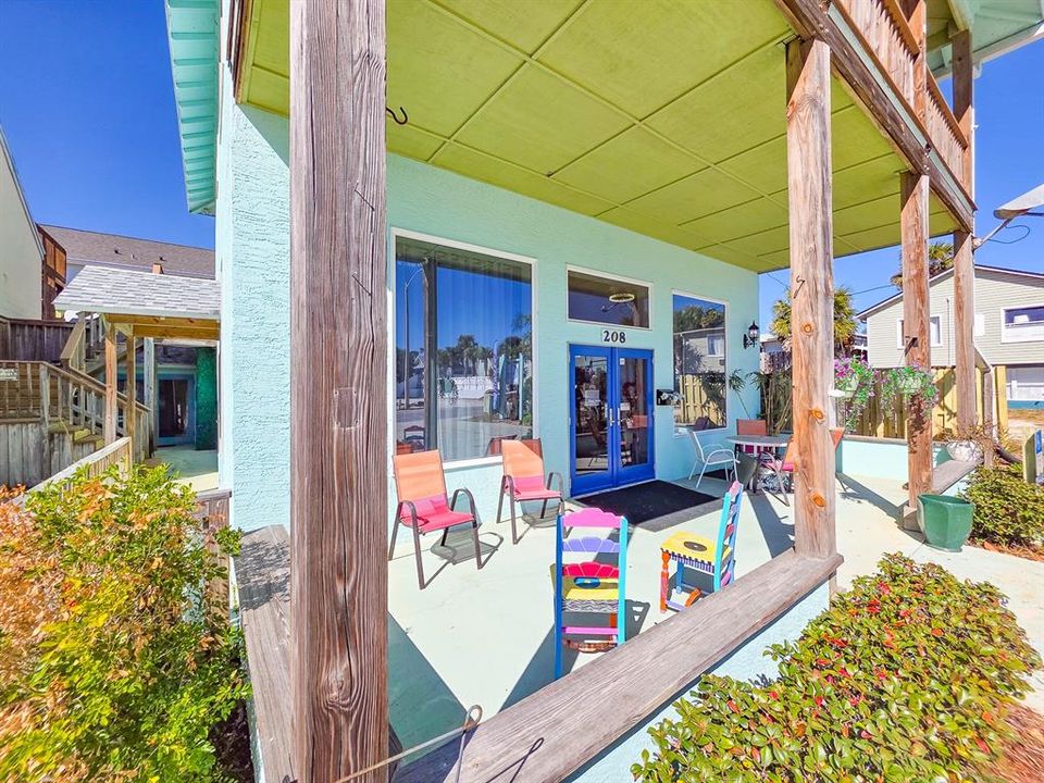 На продажу: $1,350,000 (2 спален, 1 ванн, 3080 Квадратных фут)