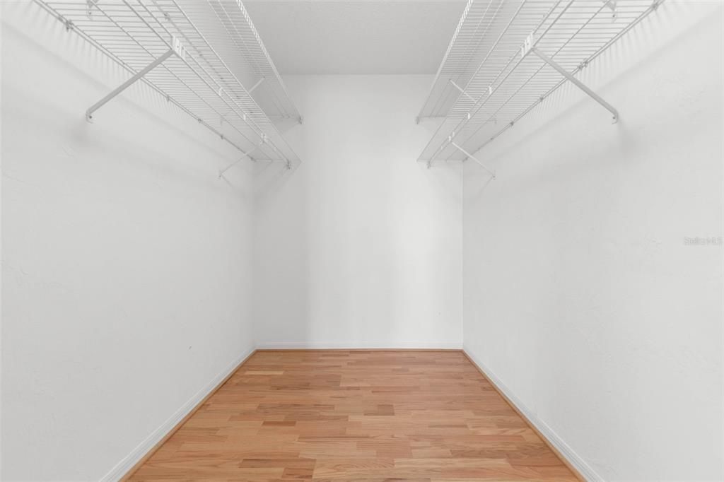 Activo con contrato: $599,000 (3 camas, 2 baños, 2504 Pies cuadrados)