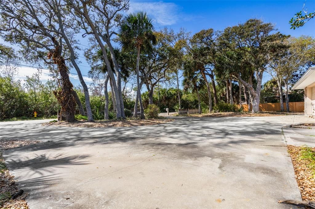 Activo con contrato: $599,000 (3 camas, 2 baños, 2504 Pies cuadrados)