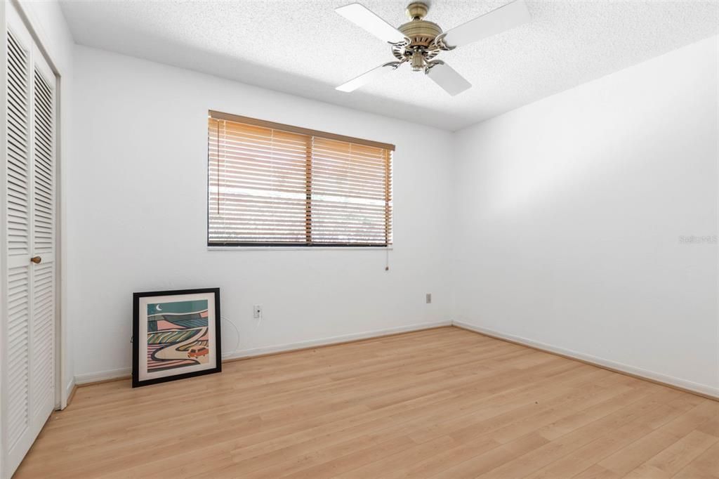 Activo con contrato: $599,000 (3 camas, 2 baños, 2504 Pies cuadrados)