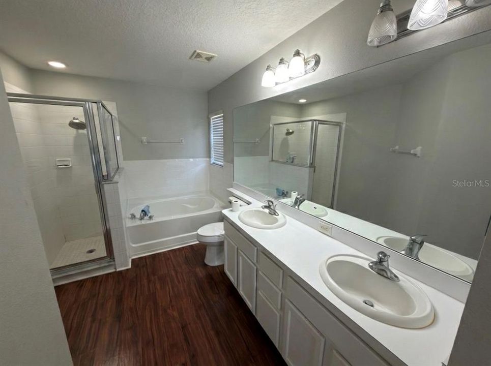 For Rent: $2,700 (3 beds, 2 baths, 1792 Square Feet)