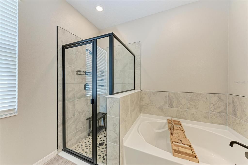 В аренду: $3,700 (4 спален, 3 ванн, 2333 Квадратных фут)