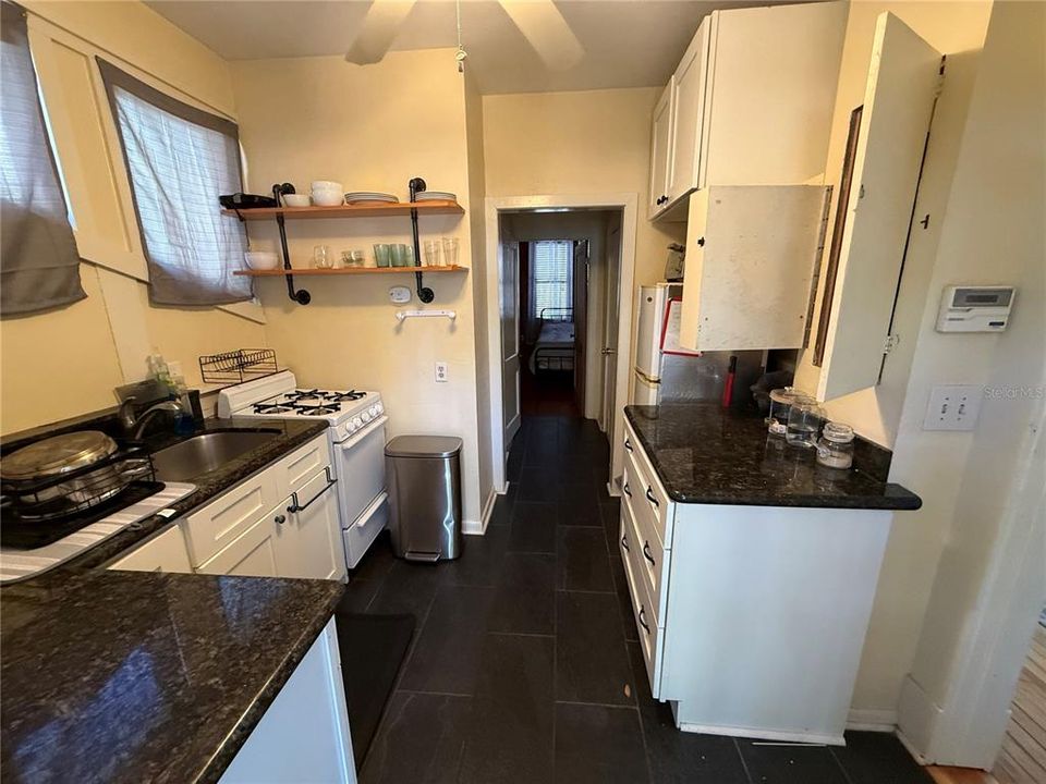 В аренду: $1,400 (1 спален, 1 ванн, 547 Квадратных фут)