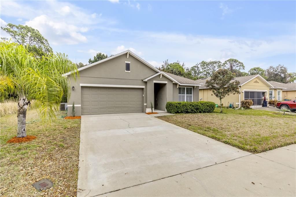 For Sale: $335,000 (3 beds, 2 baths, 1695 Square Feet)