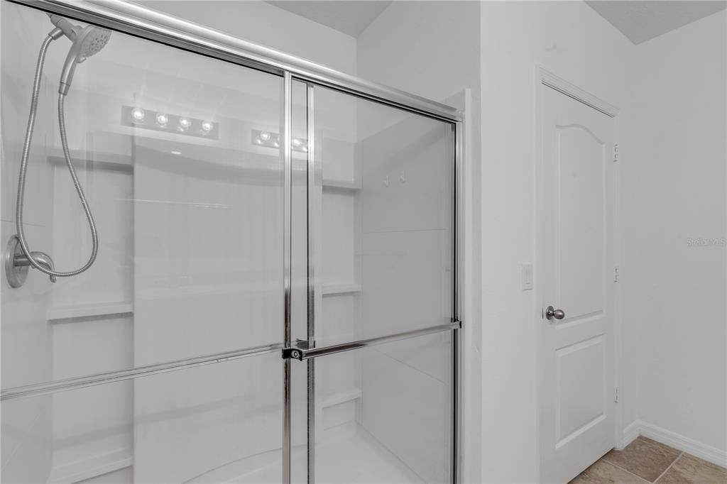 For Sale: $335,000 (3 beds, 2 baths, 1695 Square Feet)