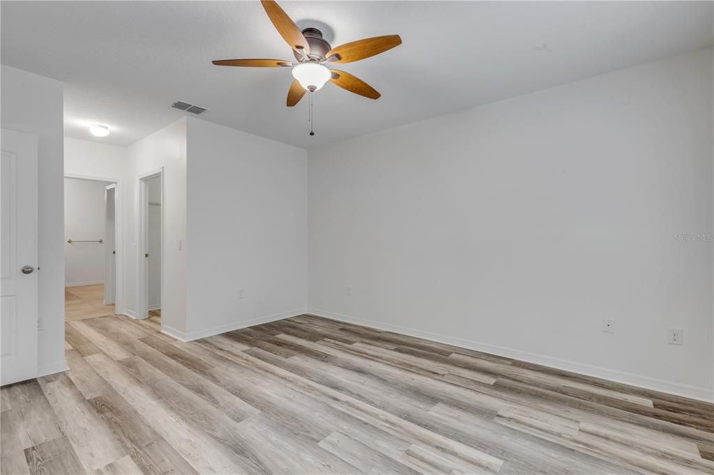 For Sale: $335,000 (3 beds, 2 baths, 1695 Square Feet)