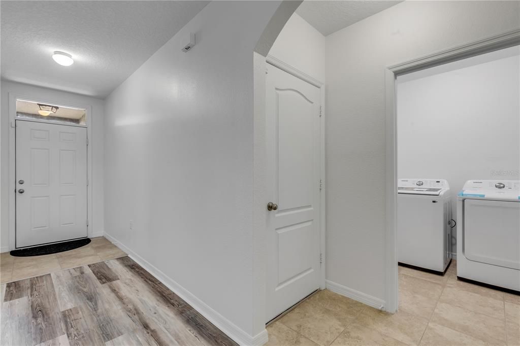 For Sale: $335,000 (3 beds, 2 baths, 1695 Square Feet)