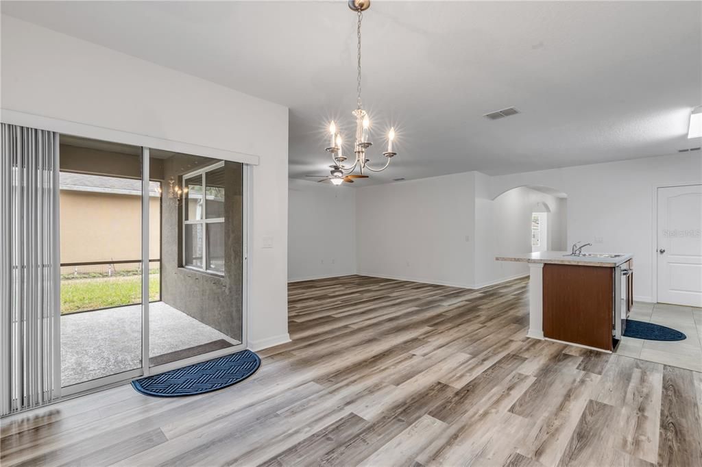 For Sale: $335,000 (3 beds, 2 baths, 1695 Square Feet)