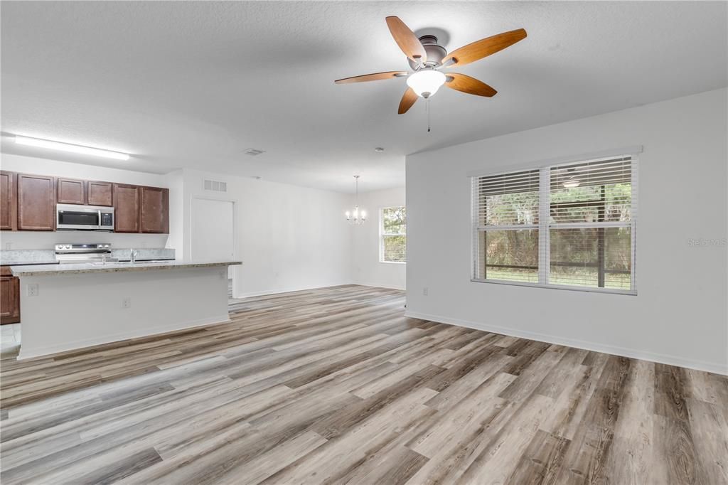 For Sale: $335,000 (3 beds, 2 baths, 1695 Square Feet)