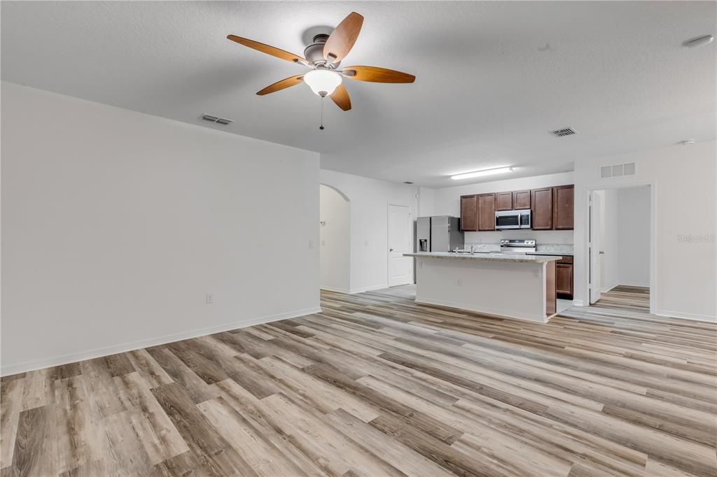 For Sale: $335,000 (3 beds, 2 baths, 1695 Square Feet)