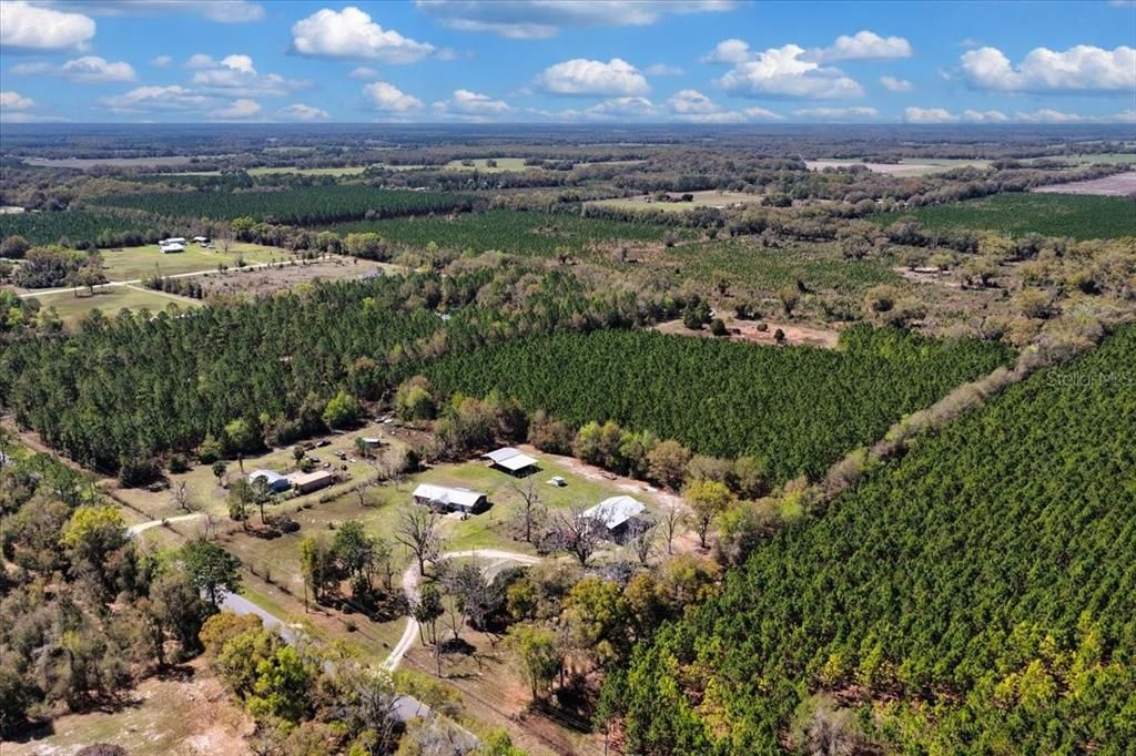 На продажу: $288,800 (14.44 acres)